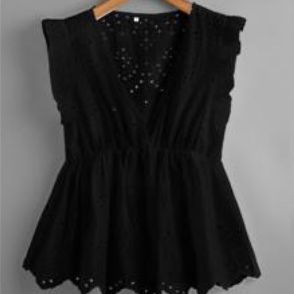 Black eye lit v neck baby doll blouse